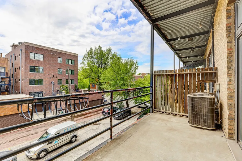 2525 North Sheffield Avenue Chicago IL 60614