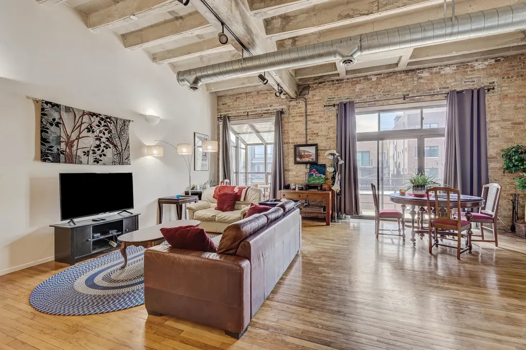 2525 North Sheffield Avenue Chicago IL 60614