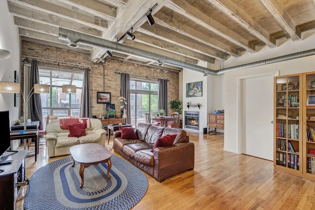 2525 North Sheffield Avenue Chicago IL 60614