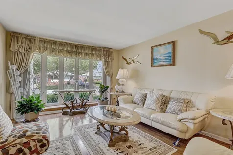 109 Rice Avenue Bellwood IL 60104