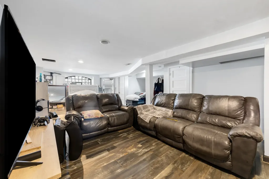 7417 South Sangamon Street Chicago IL 60621