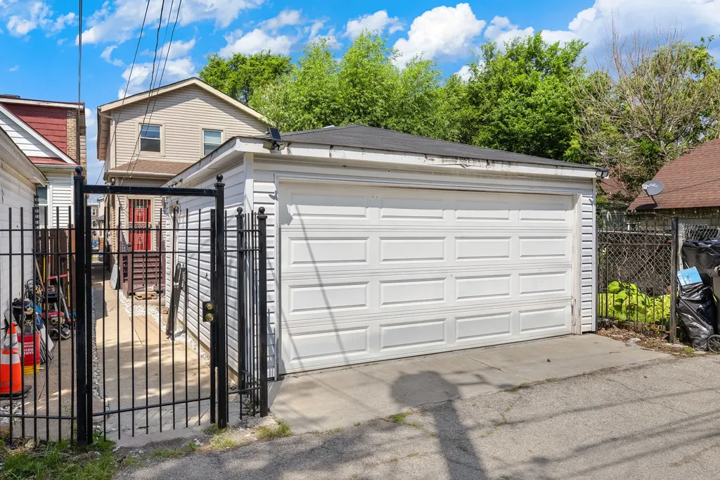 7417 South Sangamon Street Chicago IL 60621