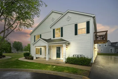 696 Fieldcrest Drive South Elgin IL 60177