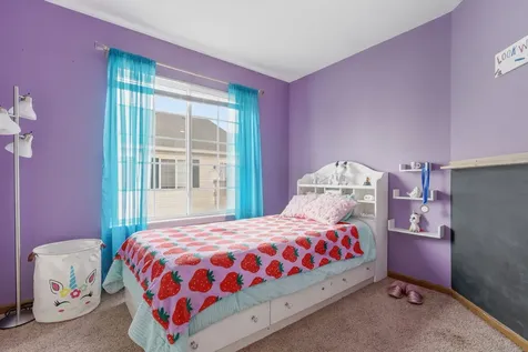 696 Fieldcrest Drive South Elgin IL 60177