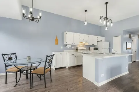 696 Fieldcrest Drive South Elgin IL 60177