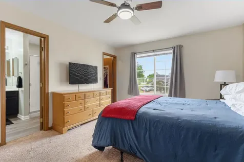 696 Fieldcrest Drive South Elgin IL 60177