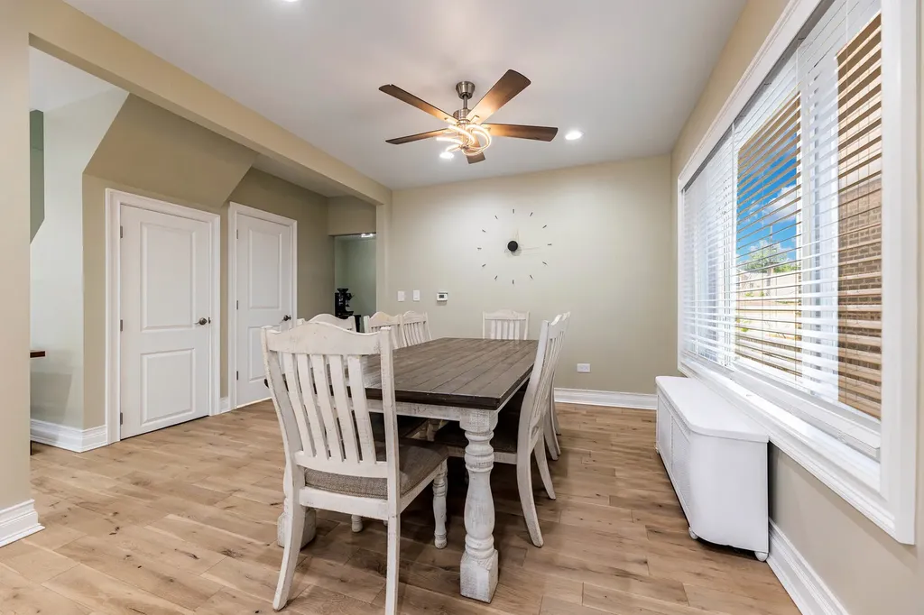 6017 South Monitor Avenue Chicago IL 60638