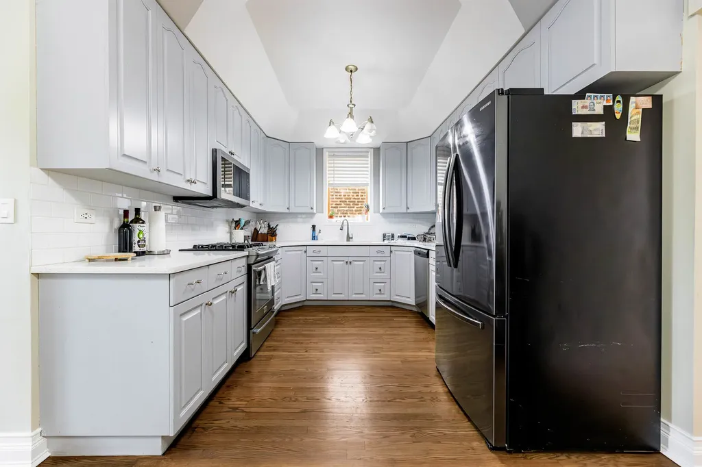 6017 South Monitor Avenue Chicago IL 60638