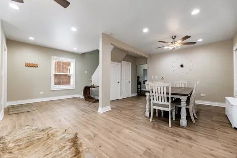 6017 South Monitor Avenue Chicago IL 60638