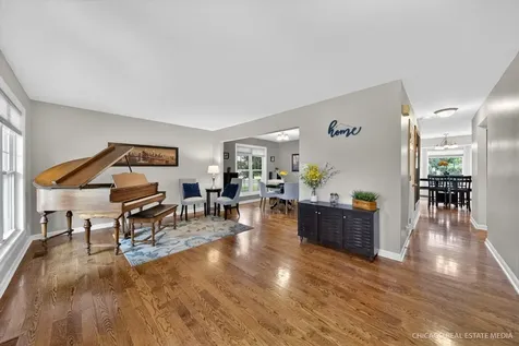 1125 Dovercliff Way Crystal Lake IL 60014