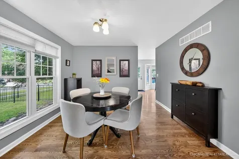 1125 Dovercliff Way Crystal Lake IL 60014