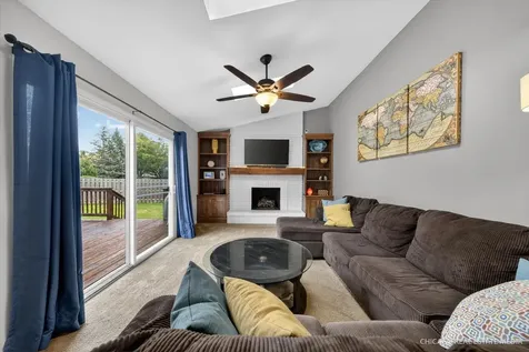 1125 Dovercliff Way Crystal Lake IL 60014