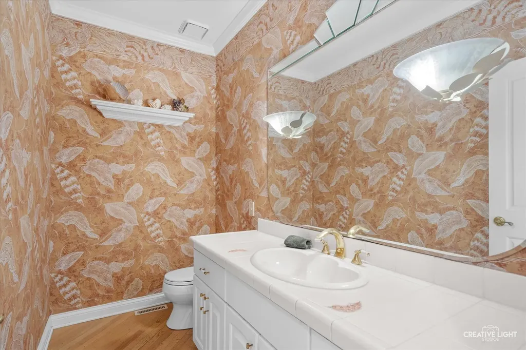 1495 Woodcrest Court Aurora IL 60502