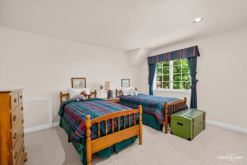 1495 Woodcrest Court Aurora IL 60502