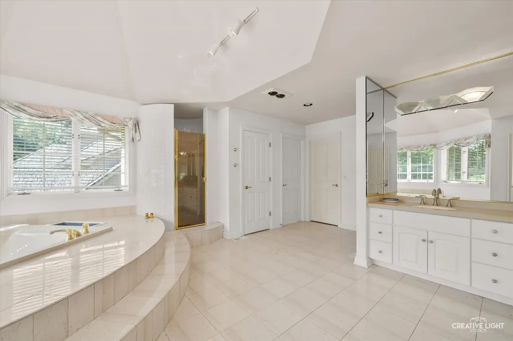 1495 Woodcrest Court Aurora IL 60502