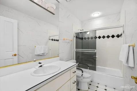 1495 Woodcrest Court Aurora IL 60502