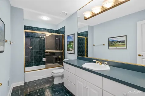 1495 Woodcrest Court Aurora IL 60502