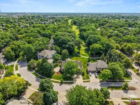 1495 Woodcrest Court Aurora IL 60502