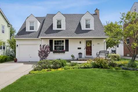 635 South Catherine Avenue La Grange IL 60525