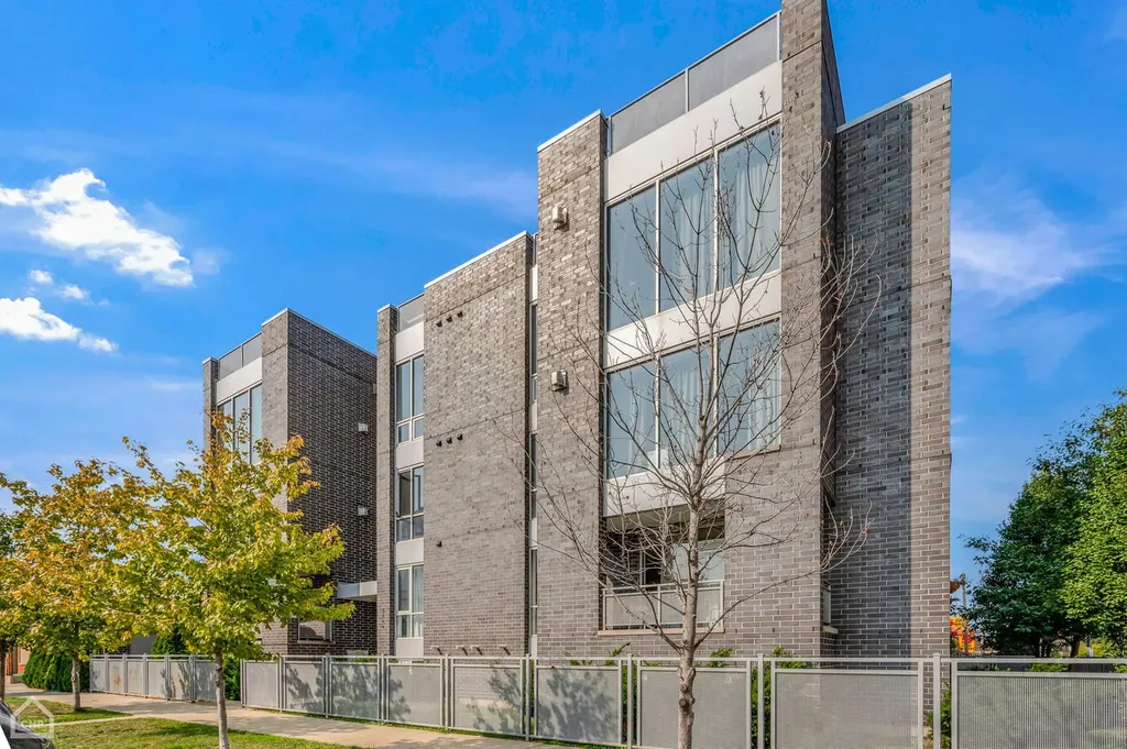 2366 North Seeley Avenue Chicago IL 60647
