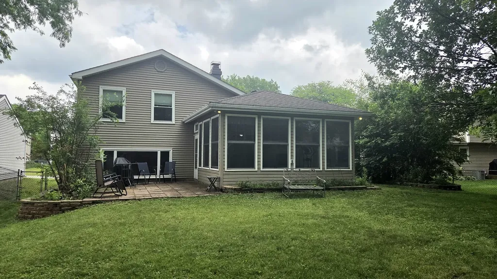 276 Continental Lane Schaumburg IL 60194
