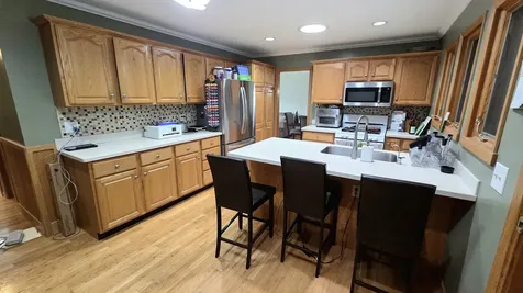 276 Continental Lane Schaumburg IL 60194
