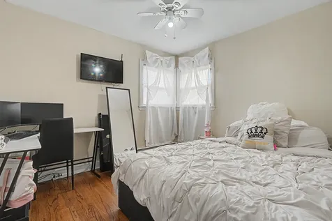 2111 North 75th Avenue Elmwood Park IL 60707