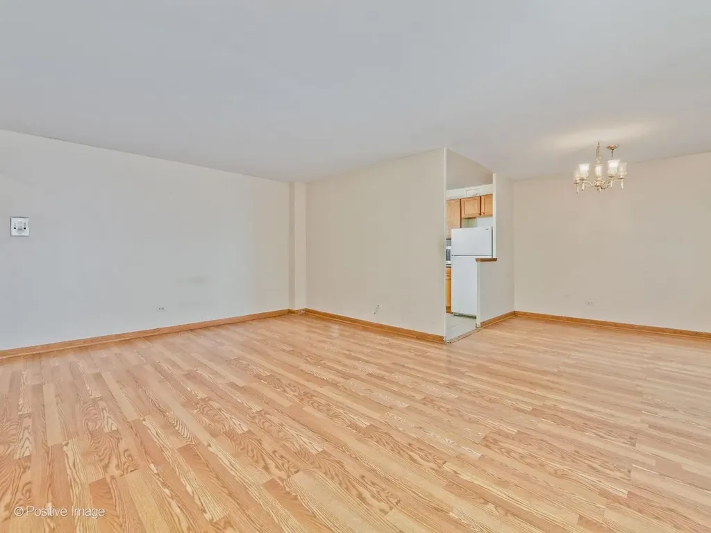 6300 North Sheridan Road Chicago IL 60660