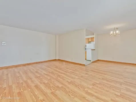 6300 North Sheridan Road Chicago IL 60660