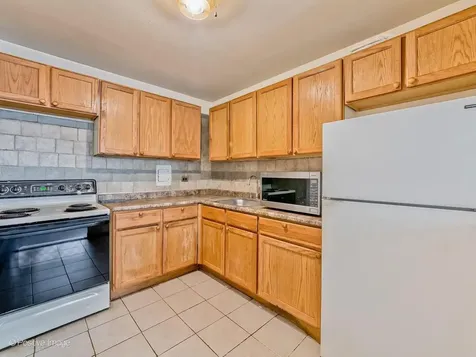6300 North Sheridan Road Chicago IL 60660
