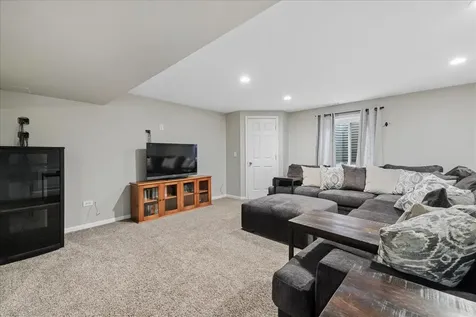 327 Shelbourne Road Volo IL 60073