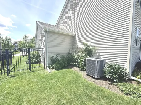 327 Shelbourne Road Volo IL 60073