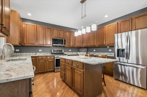 327 Shelbourne Road Volo IL 60073