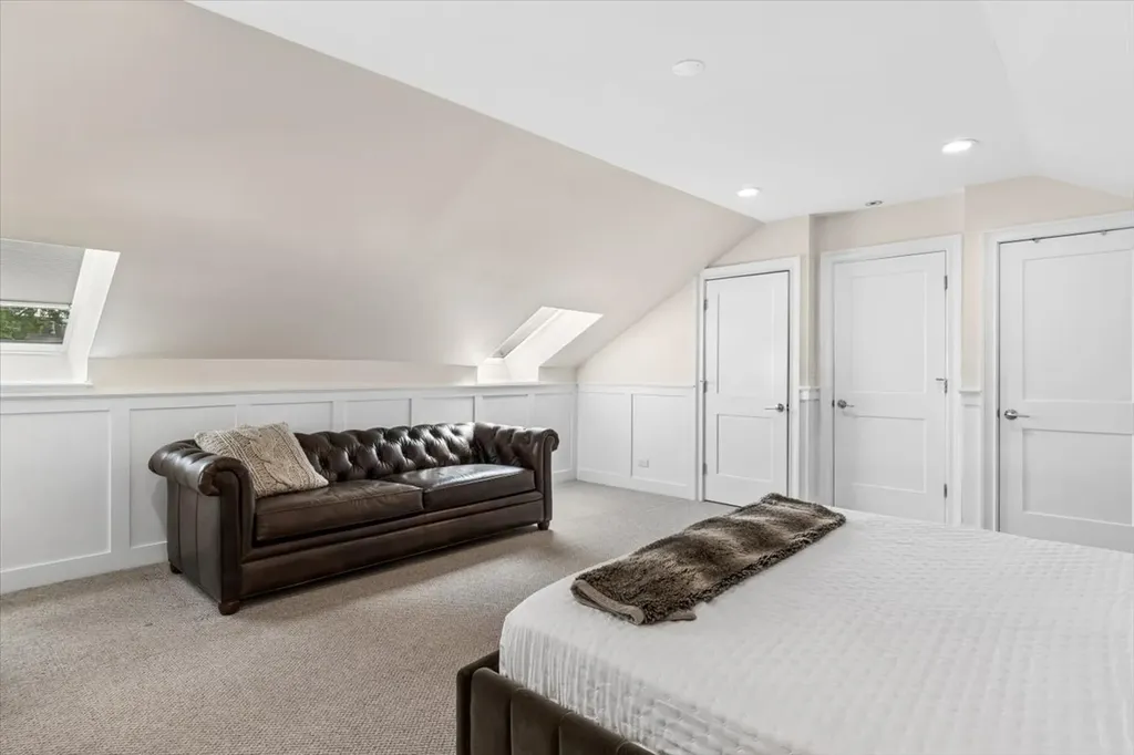 1714 Auburn Avenue Naperville IL 60565