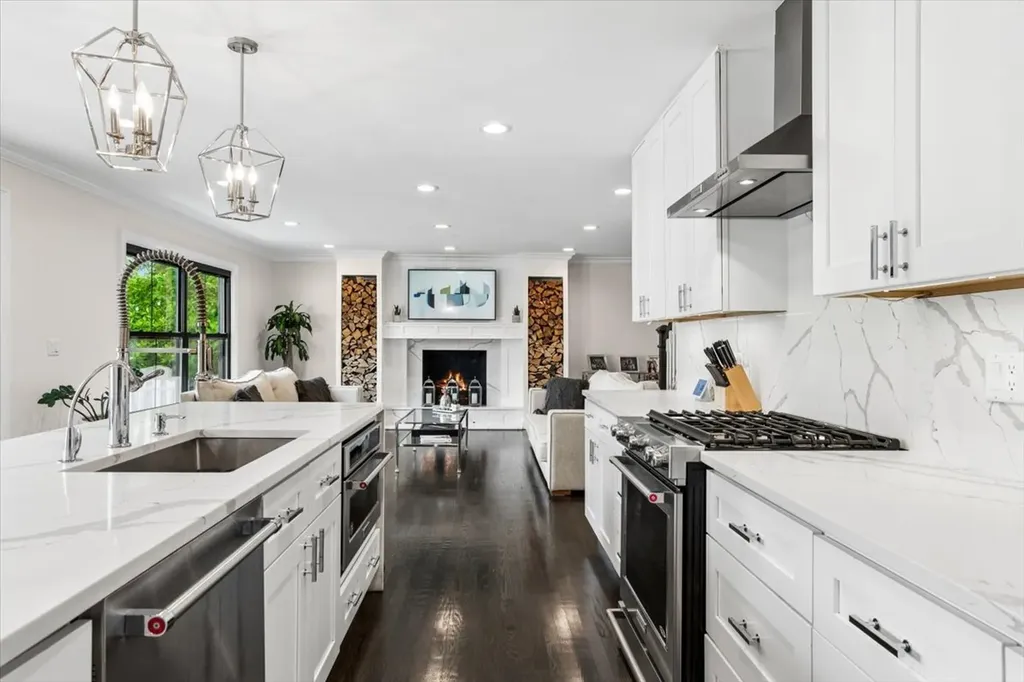 1714 Auburn Avenue Naperville IL 60565