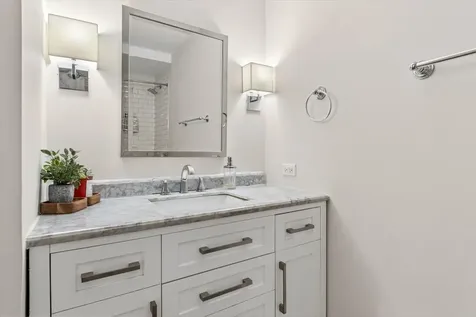 1714 Auburn Avenue Naperville IL 60565