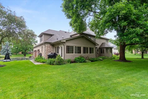 2 Buckingham Drive Sugar Grove IL 60554
