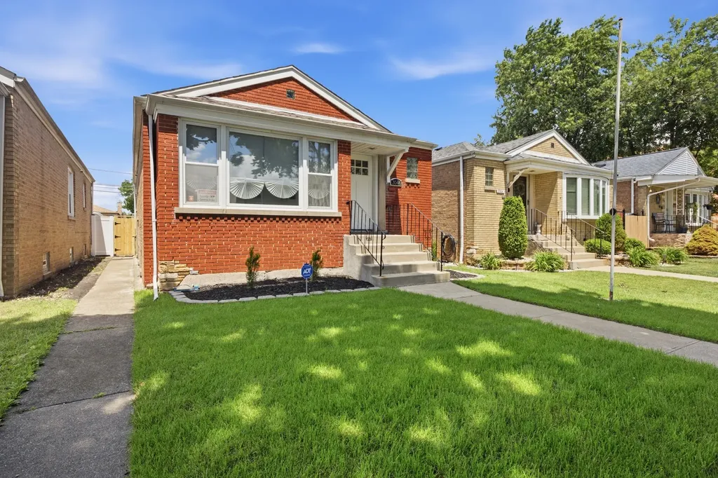 3506 West 77th Street Chicago IL 60652
