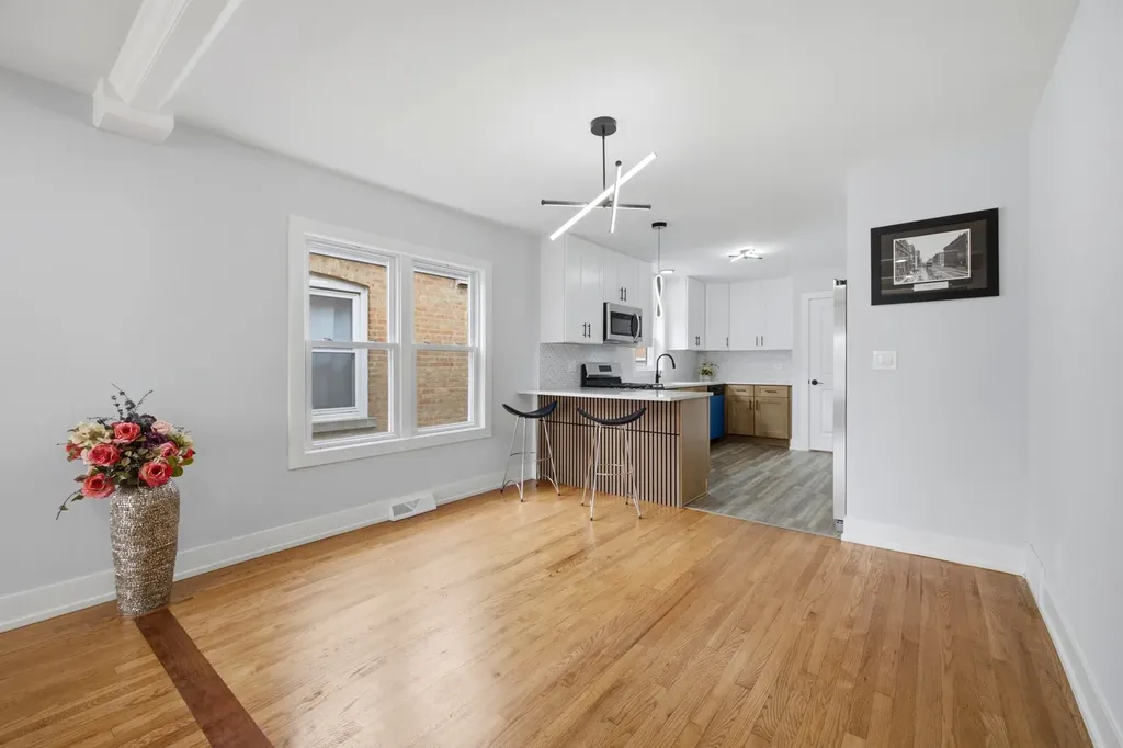 3506 West 77th Street Chicago IL 60652