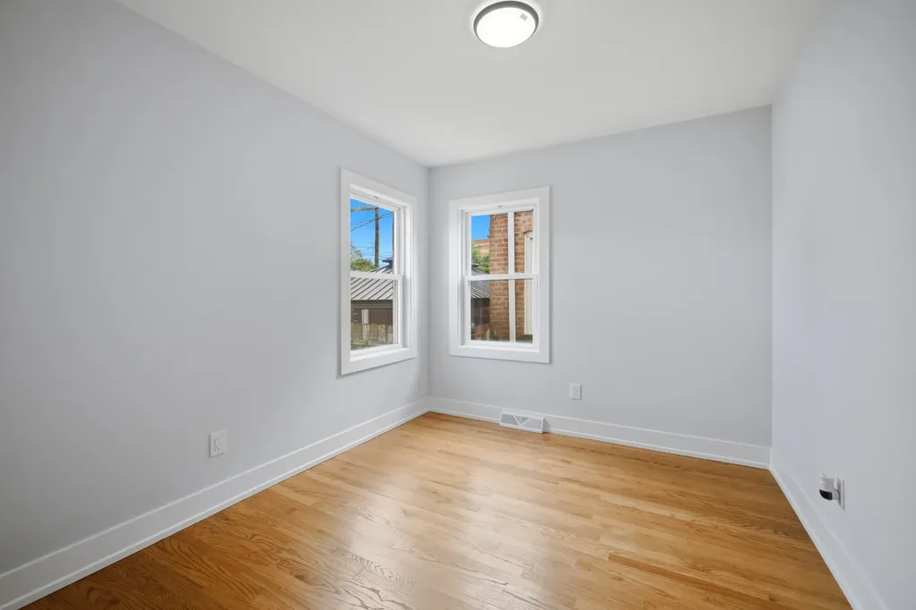 3506 West 77th Street Chicago IL 60652