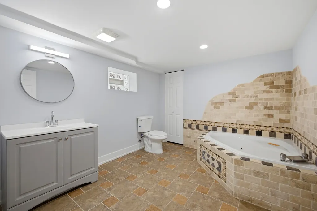 3506 West 77th Street Chicago IL 60652