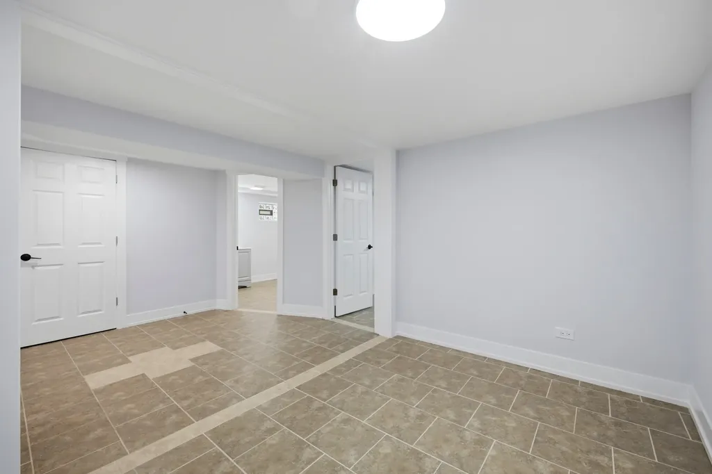 3506 West 77th Street Chicago IL 60652