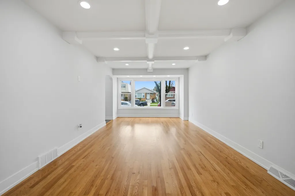 3506 West 77th Street Chicago IL 60652