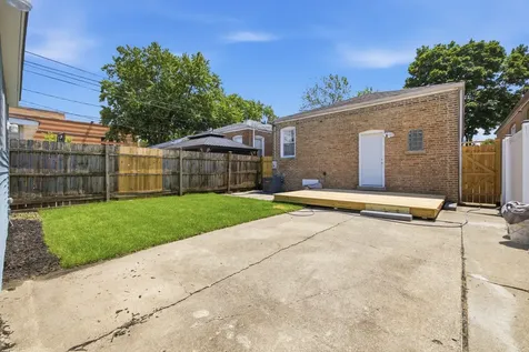 3506 West 77th Street Chicago IL 60652