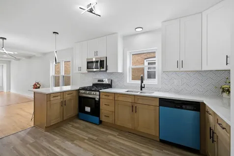 3506 West 77th Street Chicago IL 60652