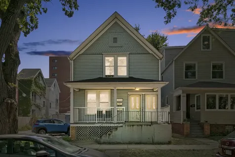 1008 Garnett Place Evanston IL 60201