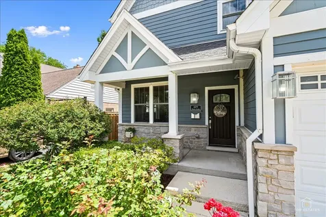 609 8TH Avenue La Grange IL 60525