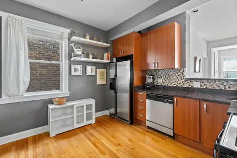 4450 North Beacon Street Chicago IL 60640