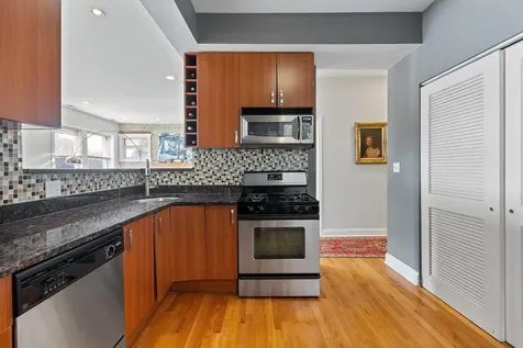 4450 North Beacon Street Chicago IL 60640