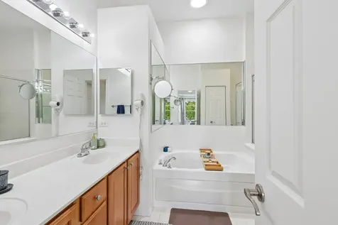 654 Astor Lane Wheeling IL 60090